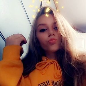 Meet your Posher, Alisa